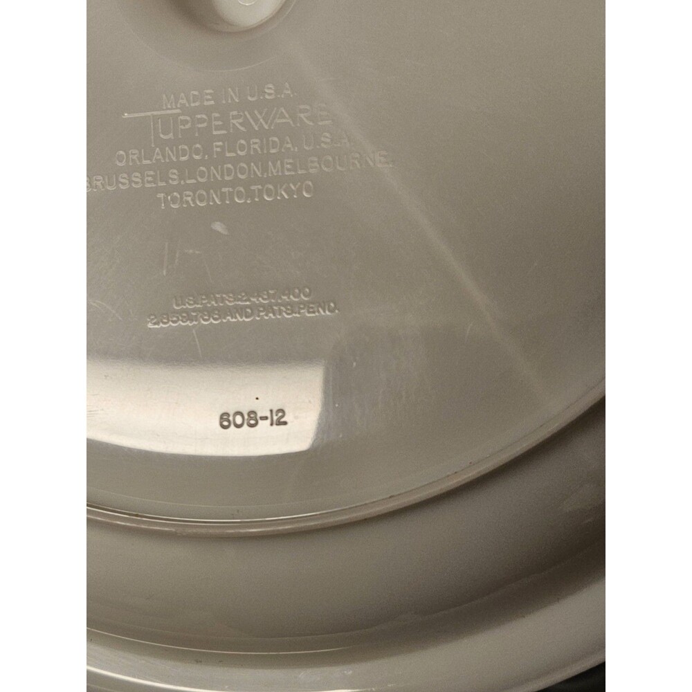Vintage Tupperware White Suzette Divided Serving Tray With Lid 608-12 Excellent - Picture 6 of 7
